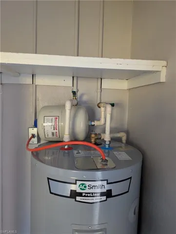 Water heater with Expansion tank