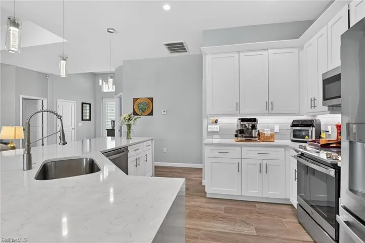 230 Ne 18th St, Cape Coral, Florida 33909