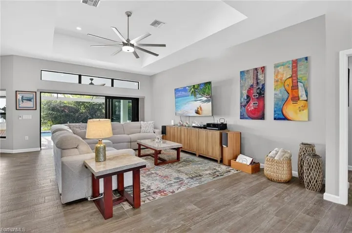 230 Ne 18th St, Cape Coral, Florida 33909