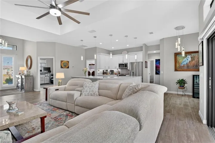 230 Ne 18th St, Cape Coral, Florida 33909