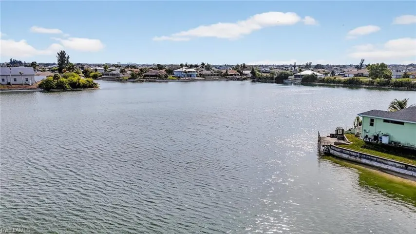 230 Ne 18th St, Cape Coral, Florida 33909