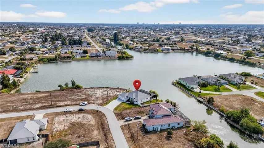 230 Ne 18th St, Cape Coral, Florida 33909