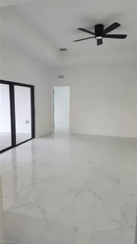 Empty room with ceiling fan