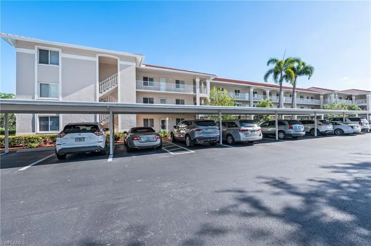 7065  Dennis  CIR, Naples, FL 34104
