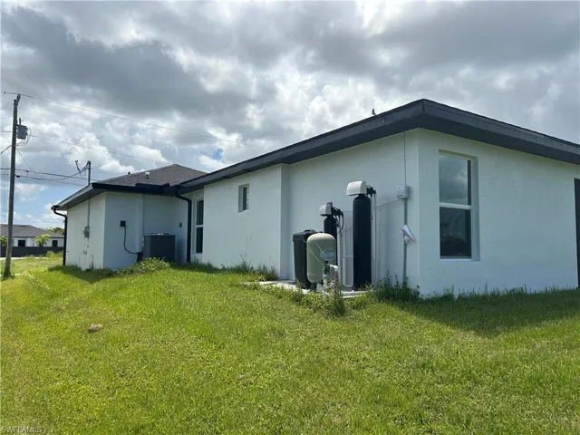1534 Nw 25th Ave, Cape Coral, Florida 33993