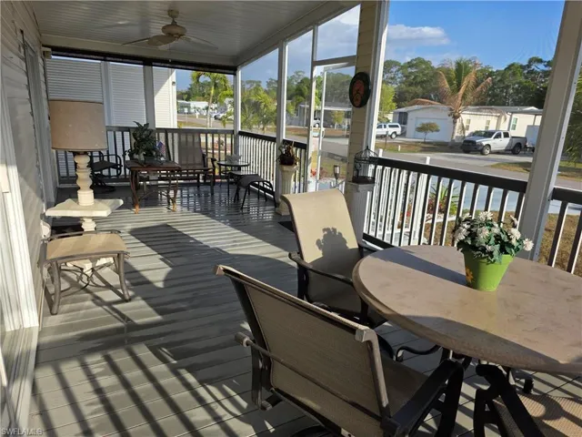 Screened in Porch