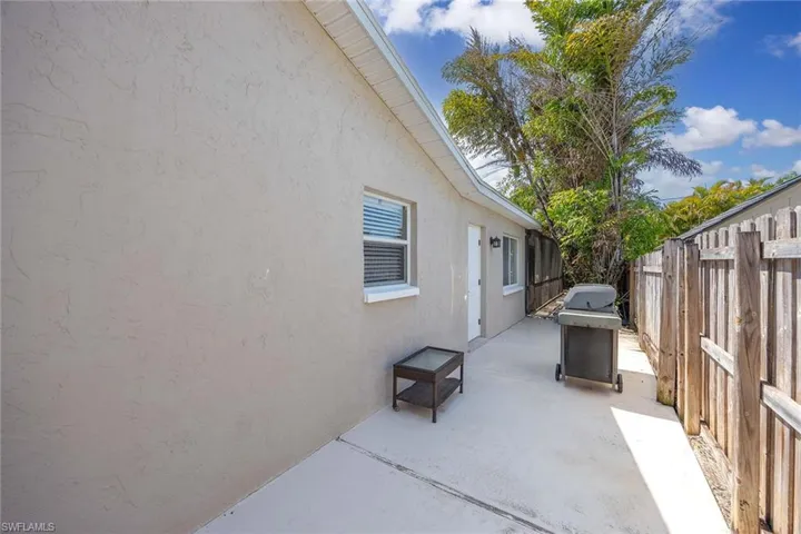 856 104th Ave N, Naples, Florida 34108