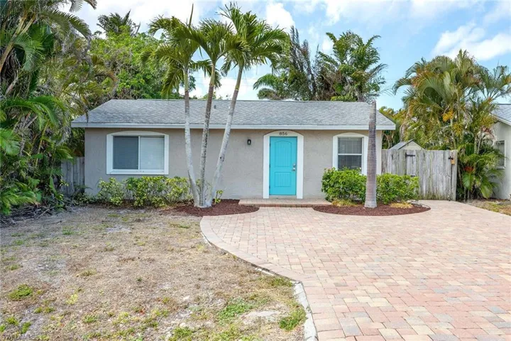 856 104th Ave N, Naples, Florida 34108