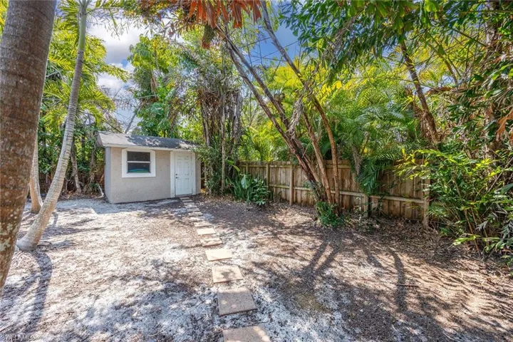 856 104th Ave N, Naples, Florida 34108
