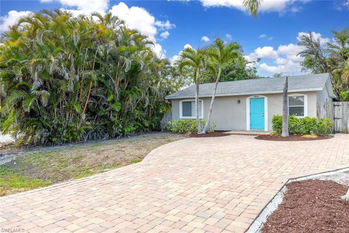 856 104th Ave N, Naples, Florida 34108