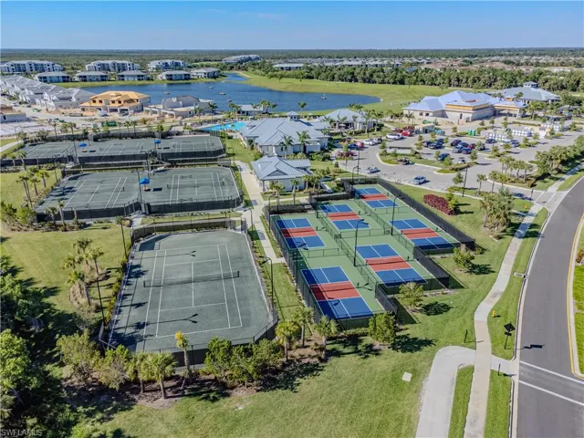Aerial view of tennis and pickleball courts