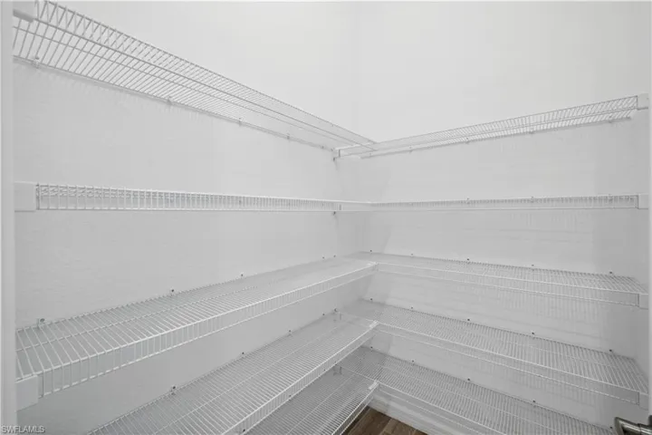 Large Pantry lot's of storage space