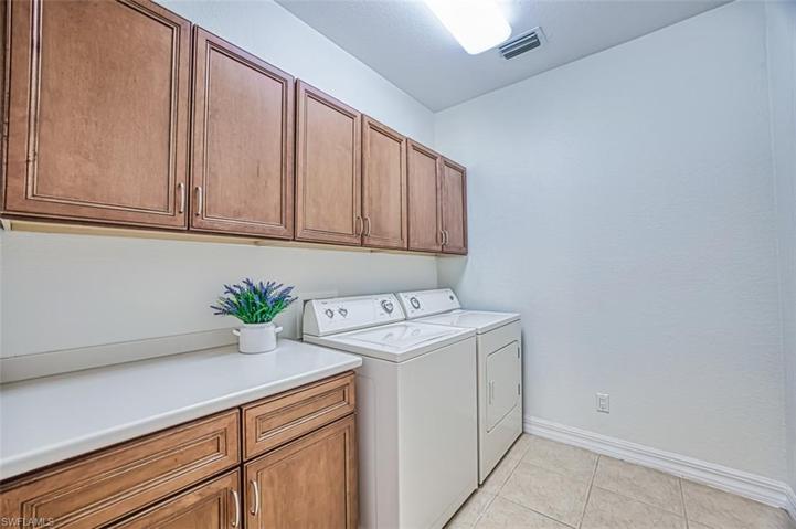 8832 Tropical CT, FORT MYERS FL 33908