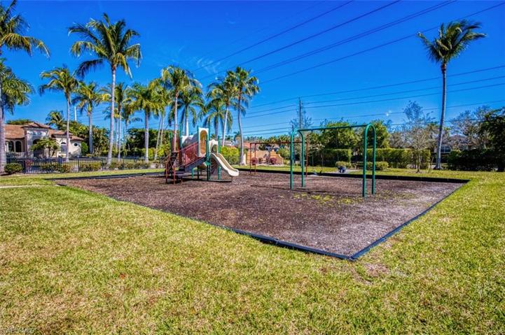 8832 Tropical CT, FORT MYERS FL 33908