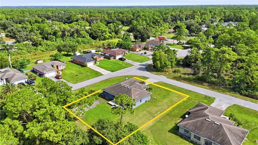 2017 Olsen Ln, Lehigh Acres, Florida 33972