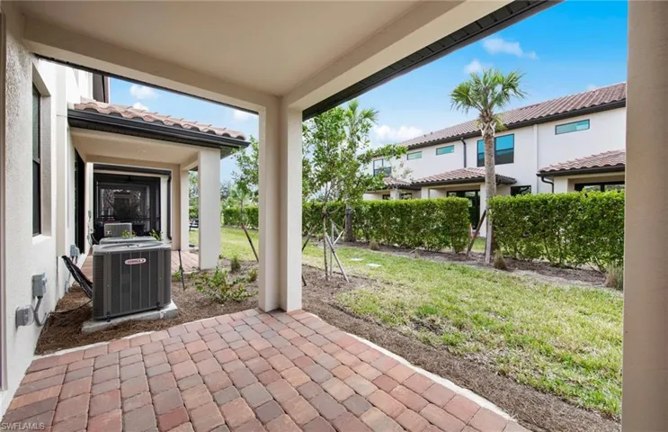 Southern facing lanai