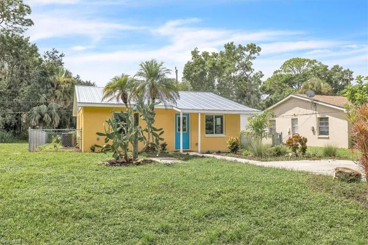 537 Capitol St, North Fort Myers, Florida 33903