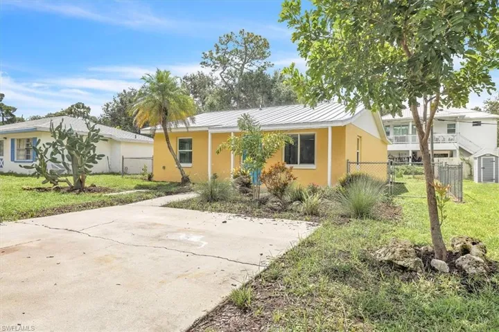537 Capitol St, North Fort Myers, Florida 33903