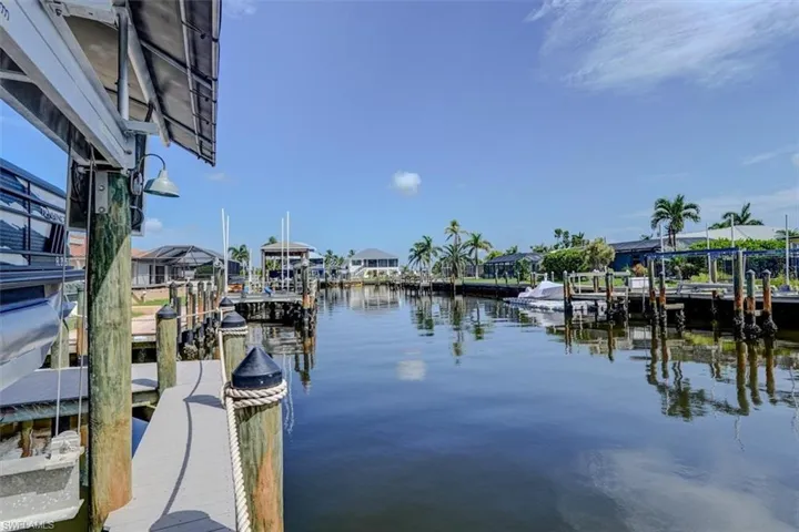 Waterfront boater's community