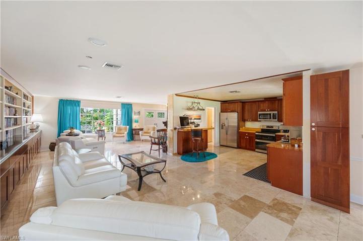 397  Forest Hills  BLVD, NAPLES, FL 34113