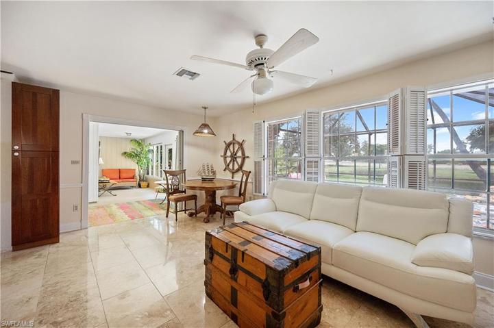 Sitting area off of Living Room.