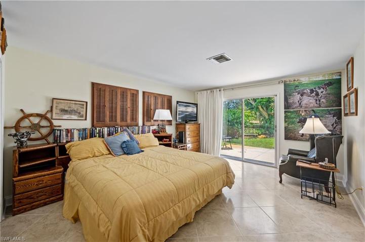 397  Forest Hills  BLVD, NAPLES, FL 34113