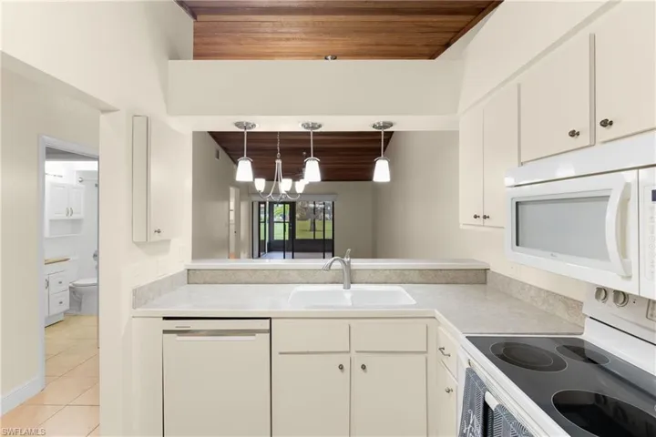 16780  Ginger  LN, Fort Myers, FL 33908