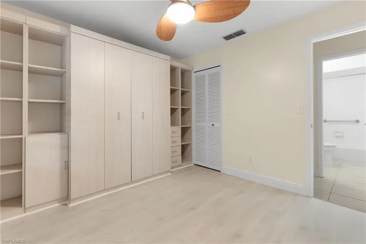 Guest Bedroom w/Murphy Bed