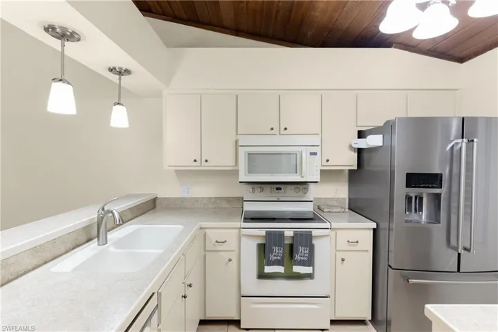 16780  Ginger  LN, Fort Myers, FL 33908