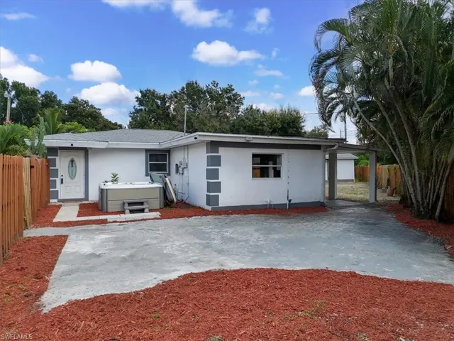 218 Poe Ave, North Fort Myers, Florida 33917