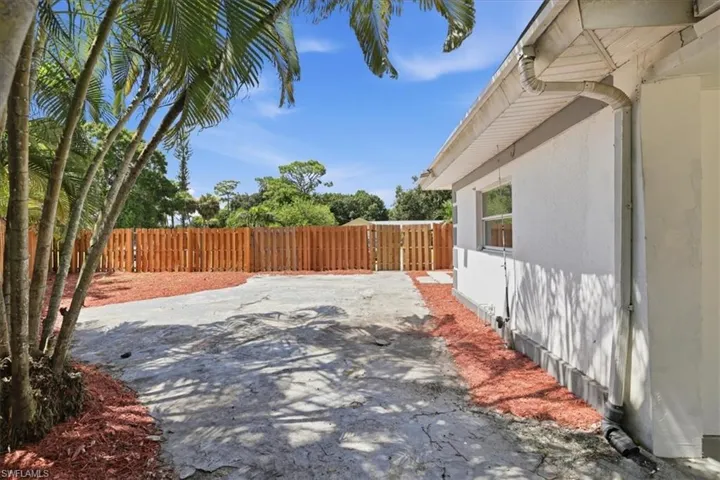 218 Poe Ave, North Fort Myers, Florida 33917