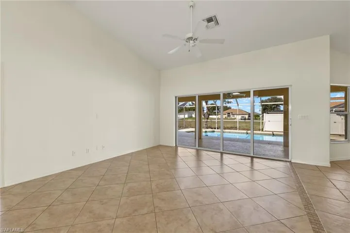 27 NW 28th  ST, Cape Coral, FL 33993