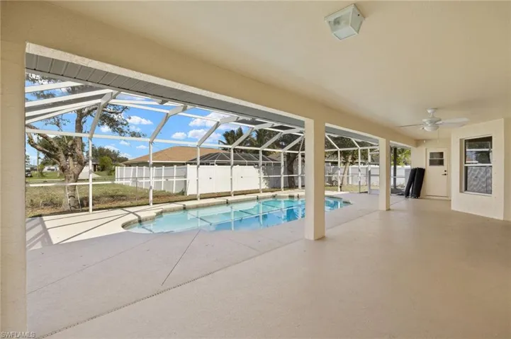 27 NW 28th  ST, Cape Coral, FL 33993