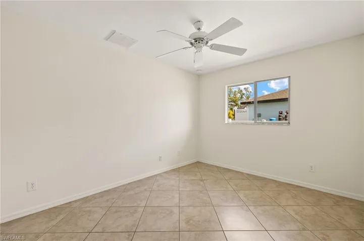 27 NW 28th  ST, Cape Coral, FL 33993