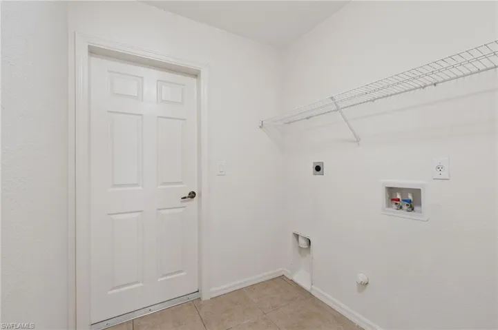 27 NW 28th  ST, Cape Coral, FL 33993