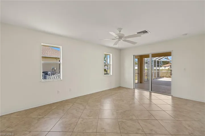 27 NW 28th  ST, Cape Coral, FL 33993