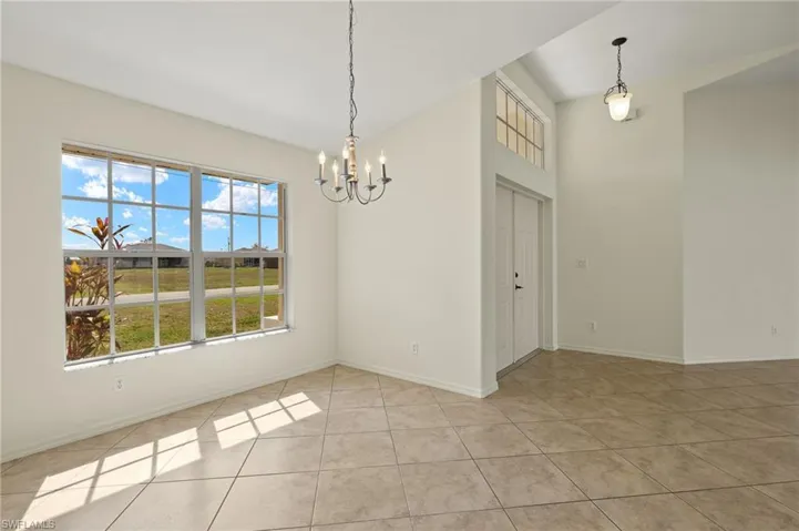 27 NW 28th  ST, Cape Coral, FL 33993