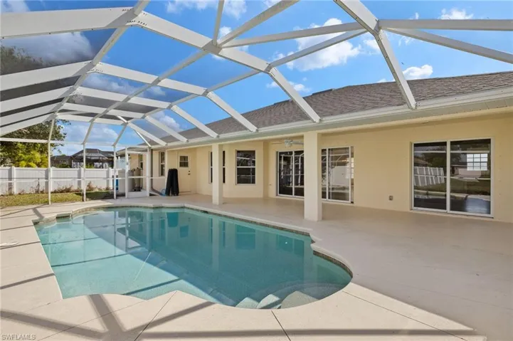27 NW 28th  ST, Cape Coral, FL 33993