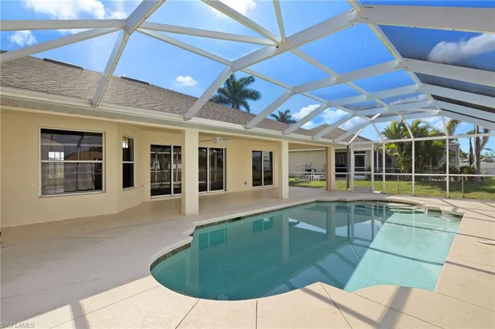 27 NW 28th  ST, Cape Coral, FL 33993