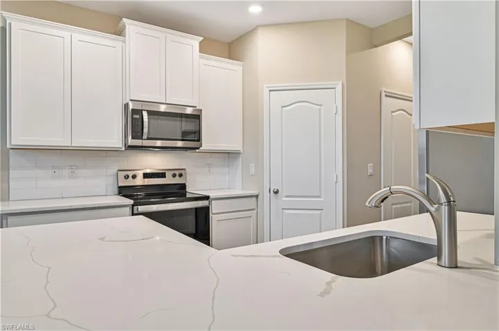 971  Admiral Bull Halsey  AVE, Labelle, FL 33935