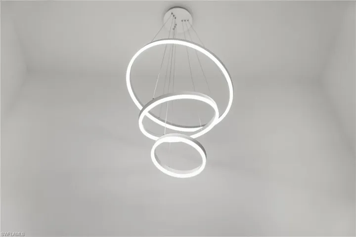 Entryway lamp