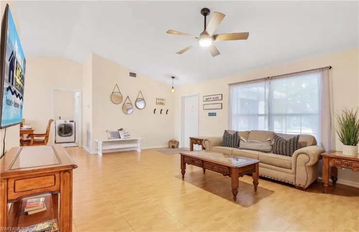 505 Se 9th Pl, Cape Coral, Florida 33990