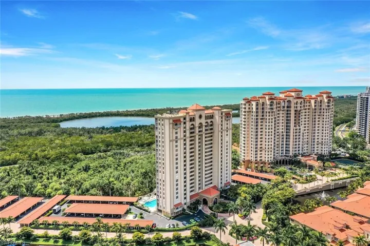 6585  Nicholas  BLVD, Naples, FL 34108