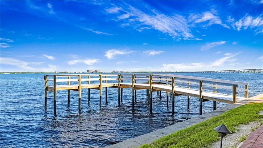 1920  Virginia  AVE, Fort Myers, FL 33901