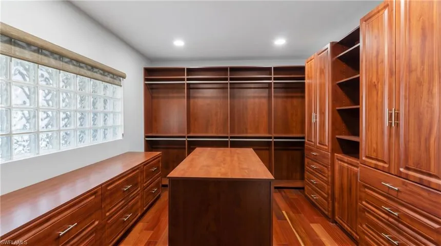 1920  Virginia  AVE, Fort Myers, FL 33901