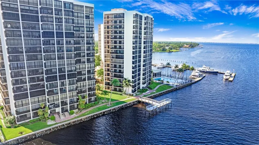 1920  Virginia  AVE, Fort Myers, FL 33901