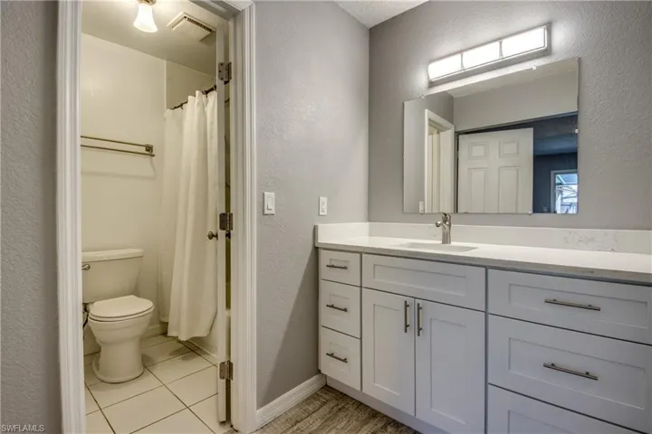 6406  Royal Woods  DR, Fort Myers, FL 33908