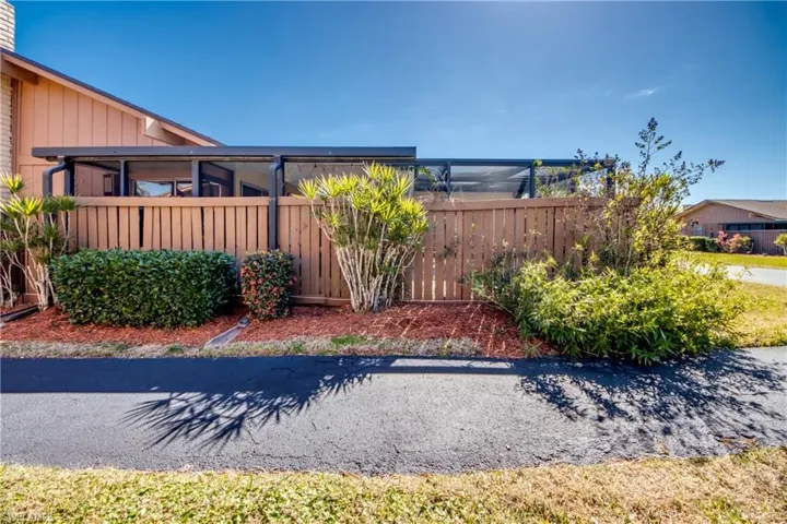 6406  Royal Woods  DR, Fort Myers, FL 33908