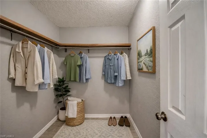 6406  Royal Woods  DR, Fort Myers, FL 33908