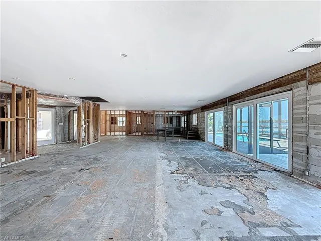Gutted Living Room.  Ready for rehab  AC since 2023